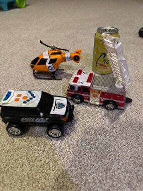 Set of Maxx Action Maxx Action Police Pursuit SUV, Fire Truck and Helicopter